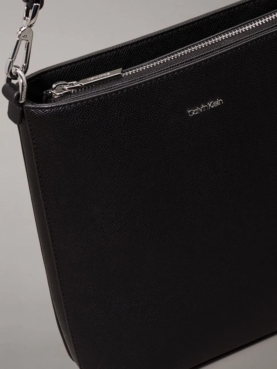 Borsa a secchiello Calvin Klein Nera