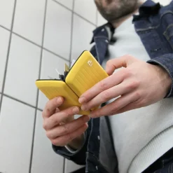 Portafoglio in alluminio Ogon Design Smart Case V2 Taxi Yellow