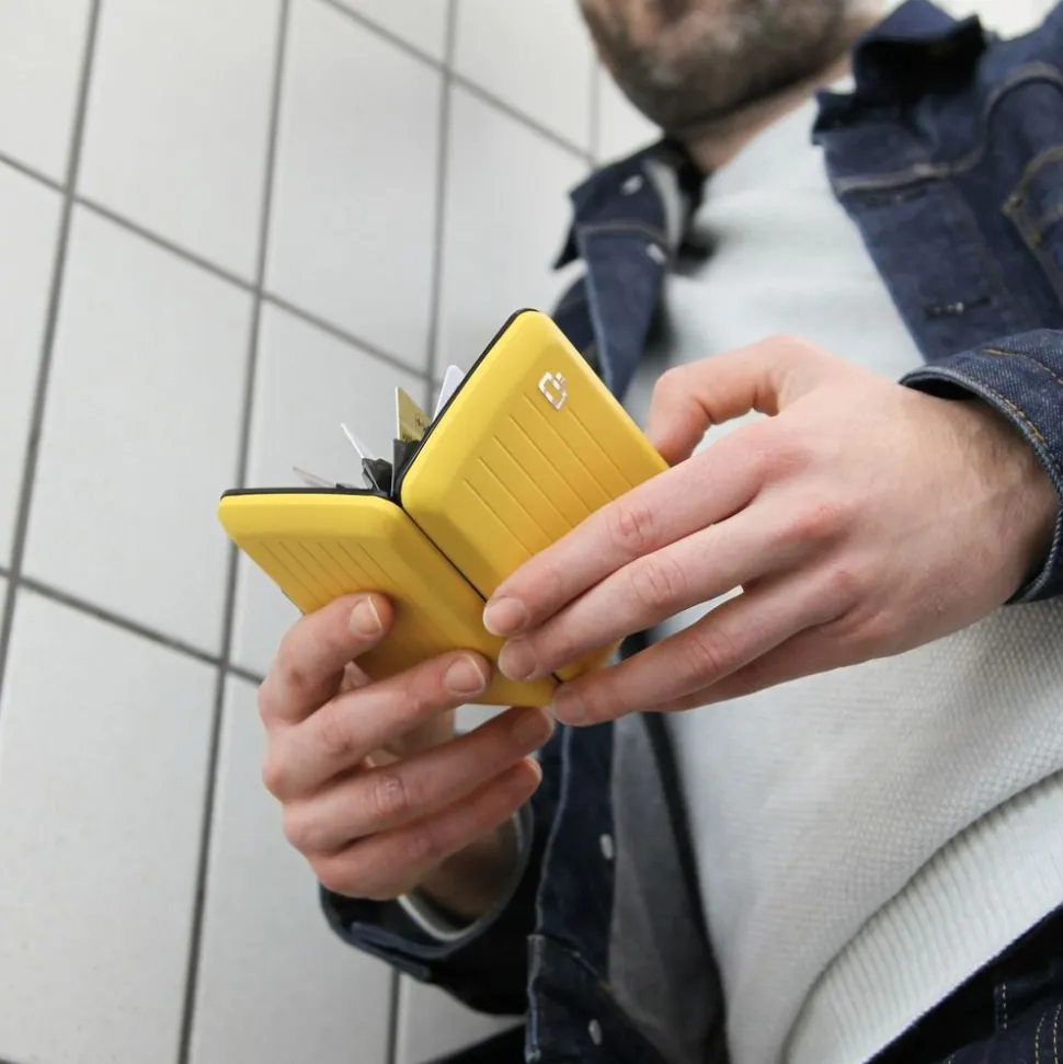 Portafoglio in alluminio Ogon Design Smart Case V2 Taxi Yellow