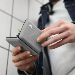 Portafoglio in alluminio Ogon Design Smart Case V2 Stone Grey