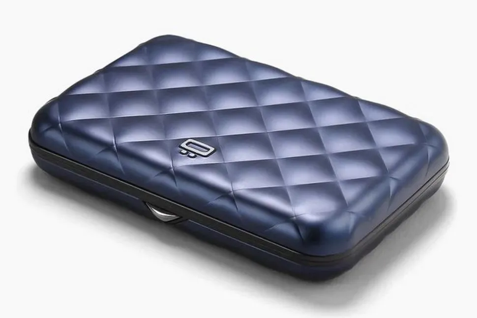 Portafoglio in alluminio Ogon Design Smart Case V2 Quilted Navy Blue