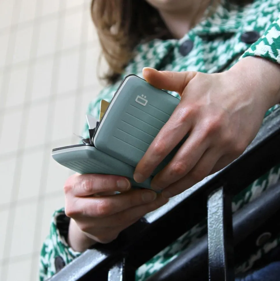 Portafoglio in alluminio Ogon Design Smart Case V2 Arctic Blue